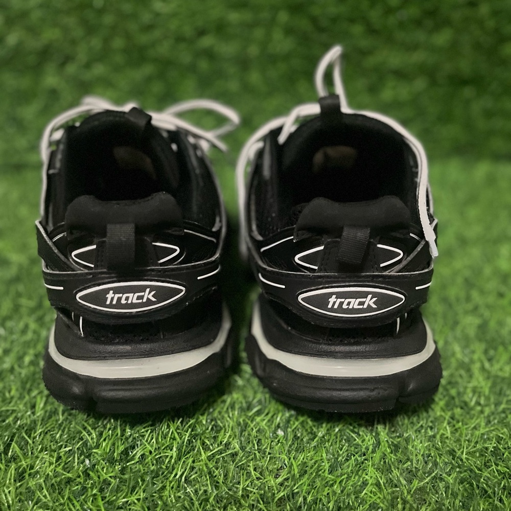 Trac men Black and White Sneakers no box comes with charger